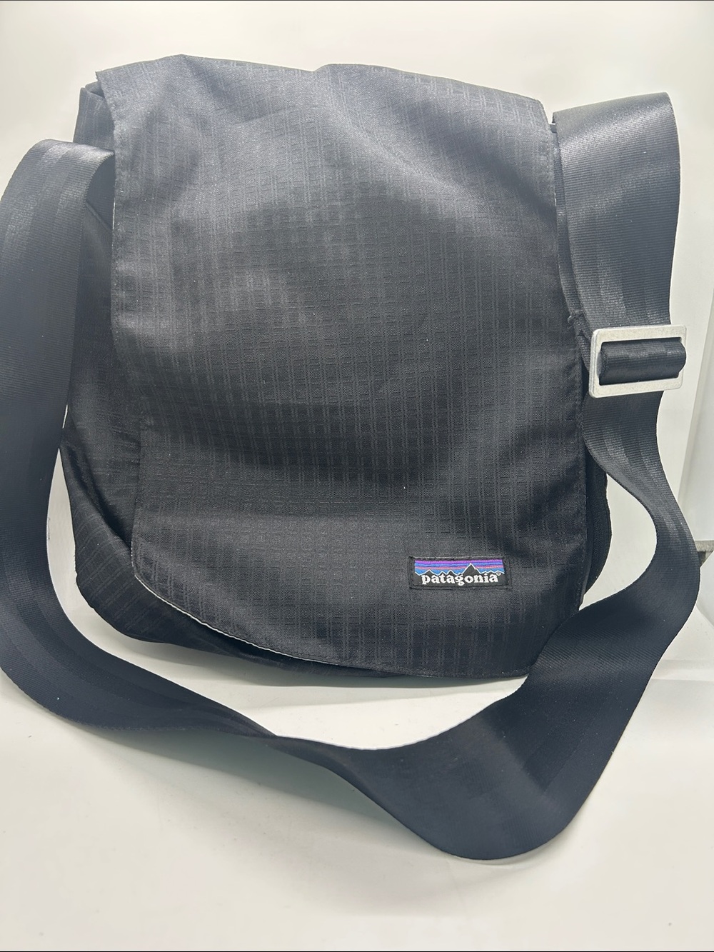 Patagonia Versatile Black Adjustable Strap Messenger Crossbody Bag 🌳🌳